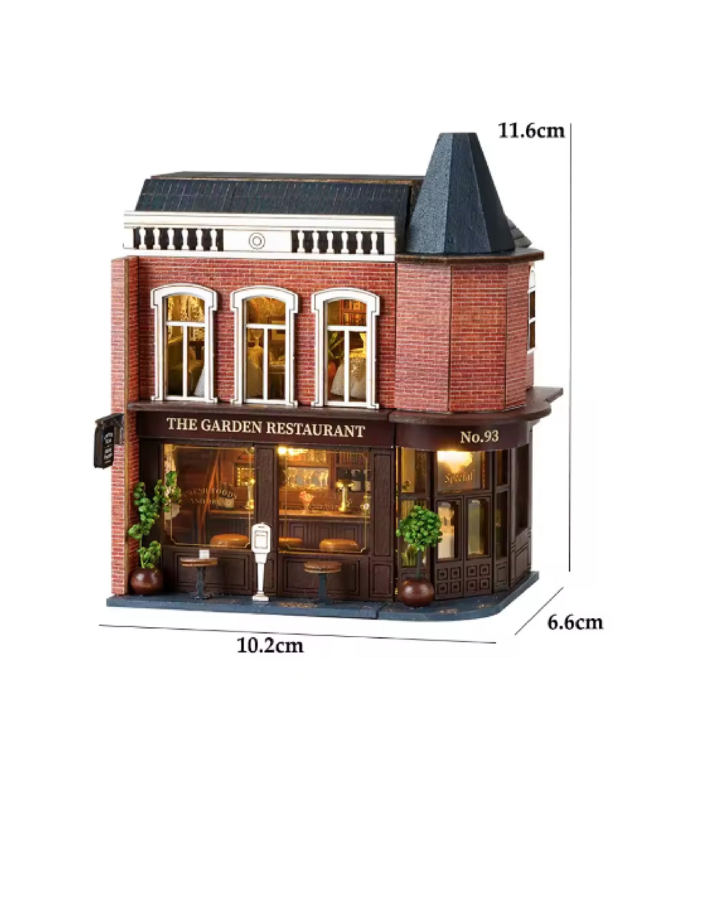 Mini maison de poupée en bois